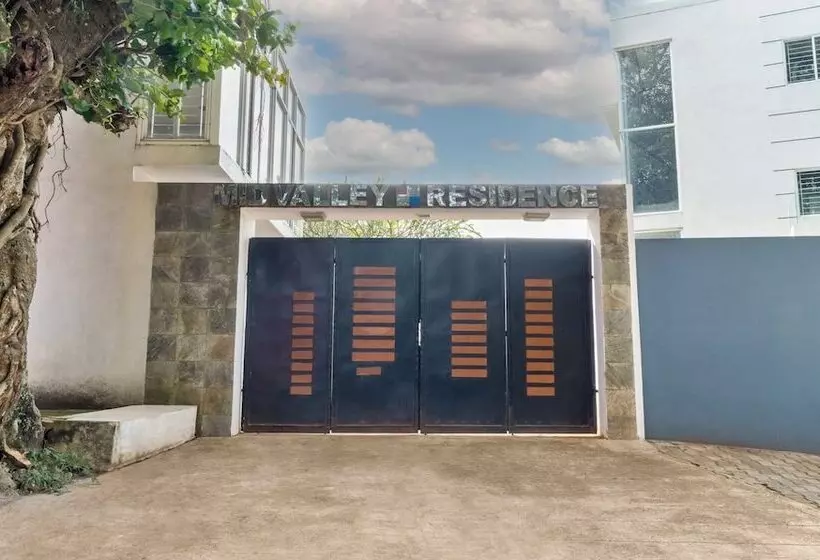 Hotelli Treebo Midvalley Residence