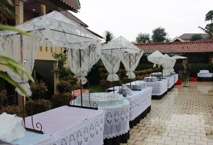 Hotelli Wisma Makara Suite Powered By Archipelago