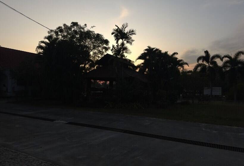 מוטל Maingam Resort