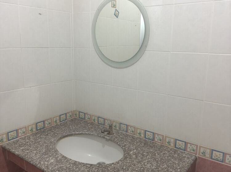 מוטל Maingam Resort