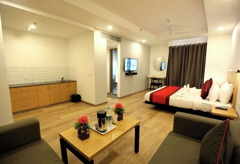 Отель Golden World