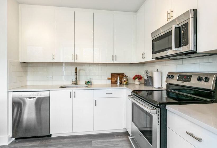 Big Easy Elegance 4br Condo In Nola