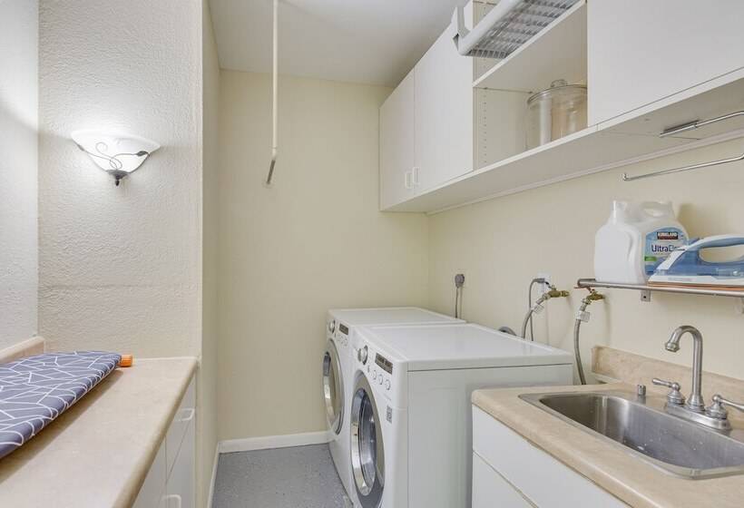 Canal Front Fort Lauderdale Oasis W/ Boat Dock!