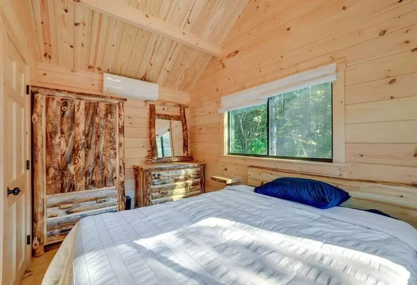 Catskills Tiny Home Cabin: Surrounded By Nature!