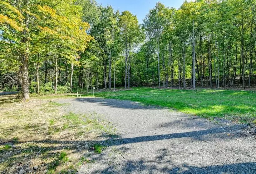 Catskills Tiny Home Cabin: Surrounded By Nature!