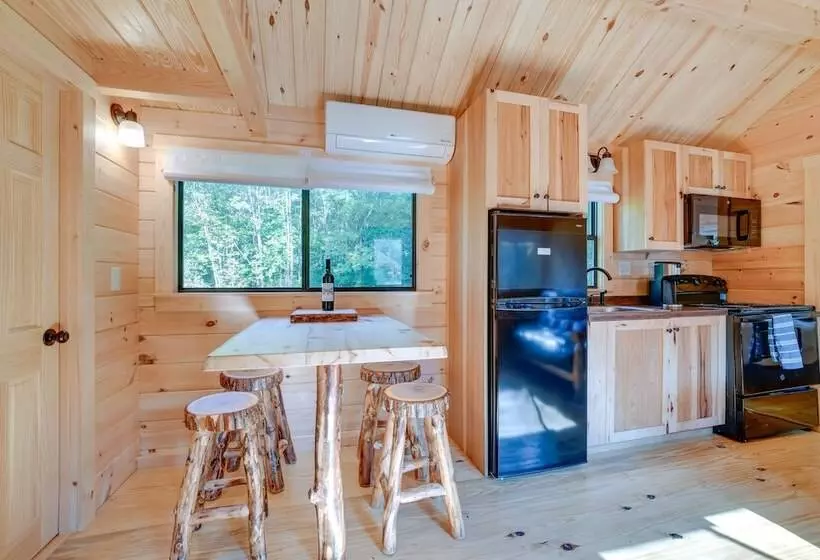 Catskills Tiny Home Cabin: Surrounded By Nature!