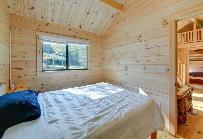 Catskills Tiny Home Cabin: Surrounded By Nature!