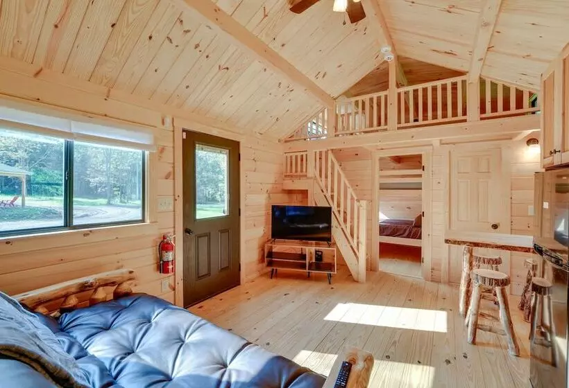 Catskills Tiny Home Cabin: Surrounded By Nature!