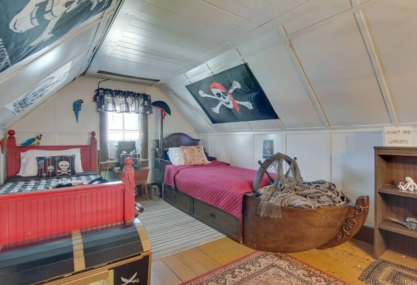 Chincoteague Home W/ Pool   Walkable Location!