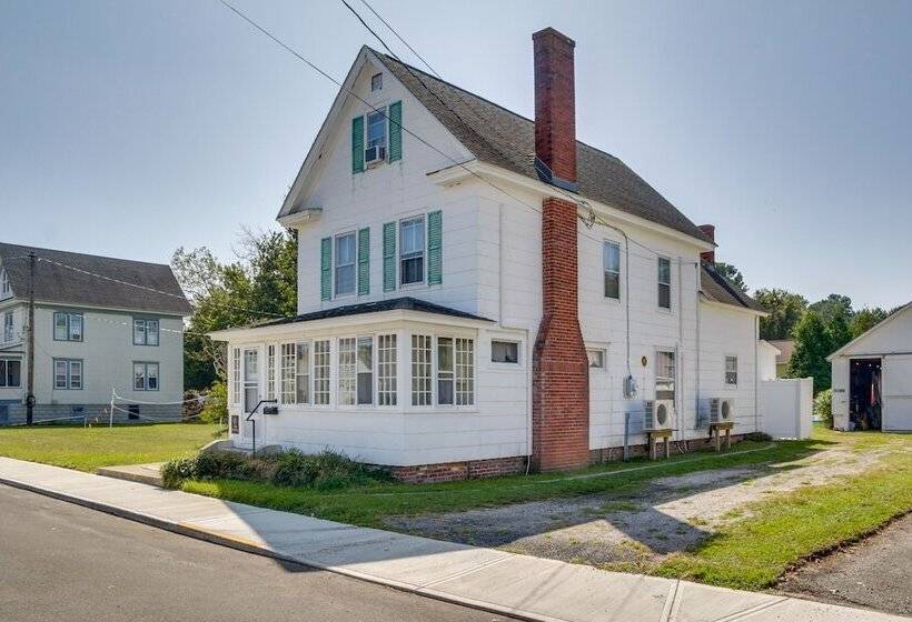 Chincoteague Home W/ Pool   Walkable Location!