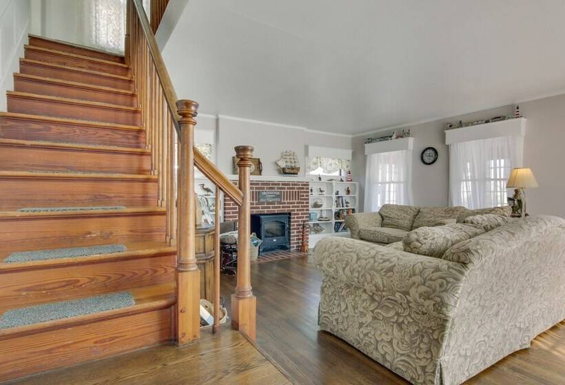 Chincoteague Home W/ Pool   Walkable Location!