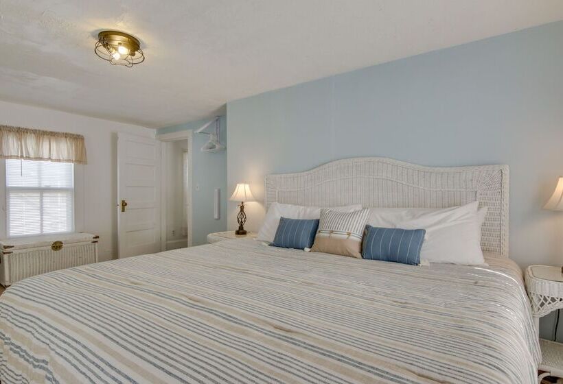 Chincoteague Home W/ Pool   Walkable Location!