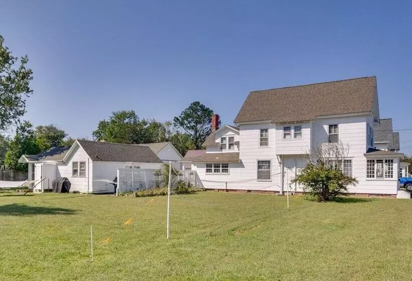Chincoteague Home W/ Pool   Walkable Location!