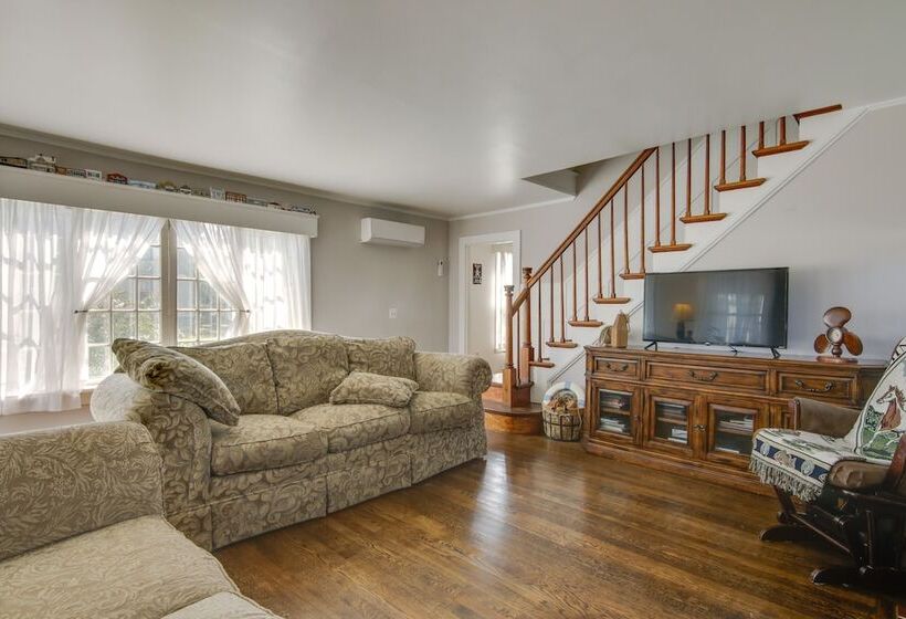 Chincoteague Home W/ Pool   Walkable Location!