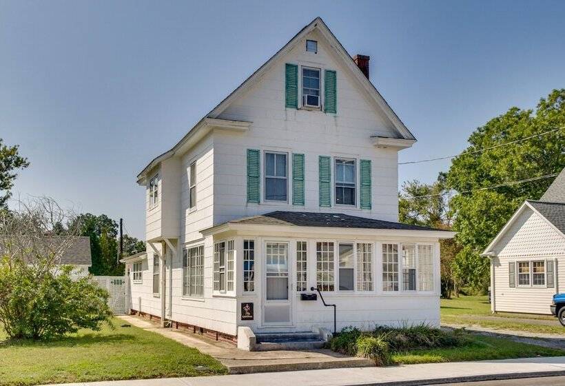 Chincoteague Home W/ Pool   Walkable Location!