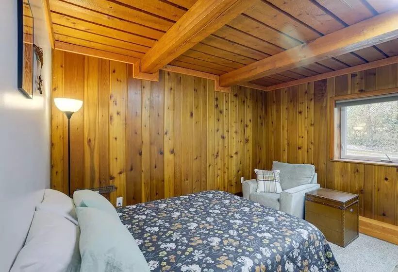 Cozy Fairbanks Cabin ~ 11 Mi To Downtown!