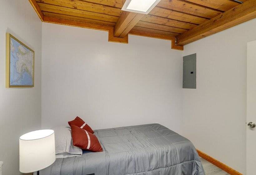 Cozy Fairbanks Cabin ~ 11 Mi To Downtown!