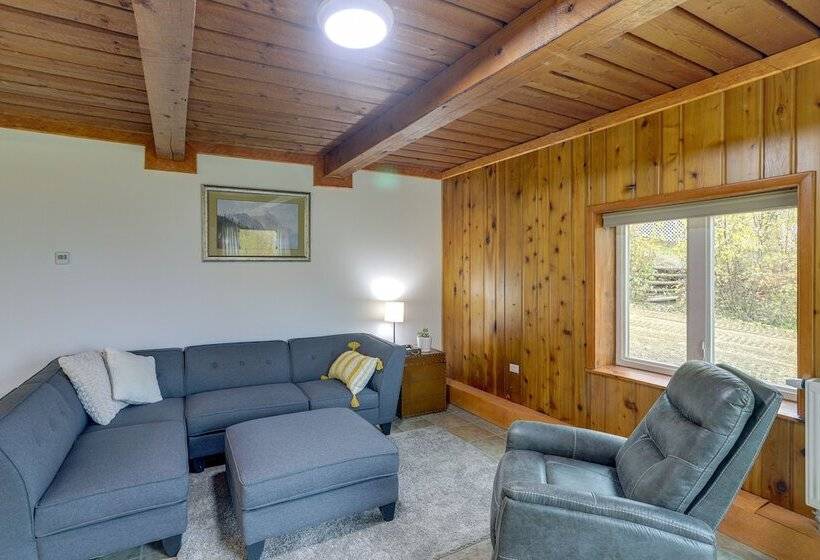Cozy Fairbanks Cabin ~ 11 Mi To Downtown!