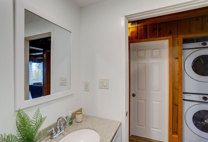 Cozy Fairbanks Cabin ~ 11 Mi To Downtown!