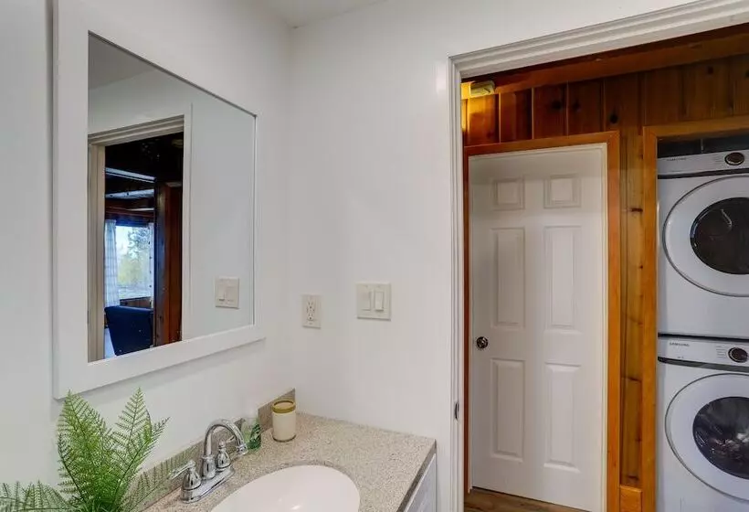 Cozy Fairbanks Cabin ~ 11 Mi To Downtown!