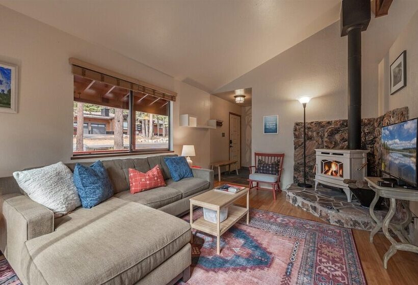 Cozy Pet Friendly Cabin In Lake Tahoe By Sierra Getaways