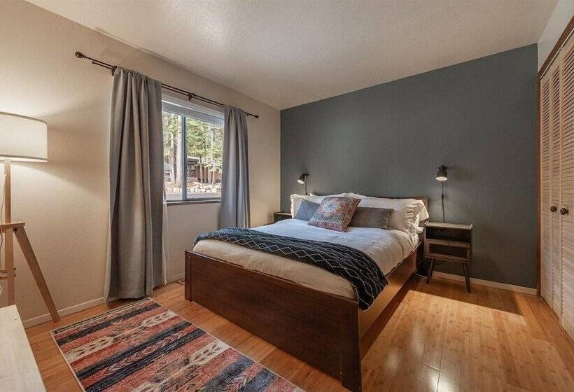 Cozy Pet Friendly Cabin In Lake Tahoe By Sierra Getaways