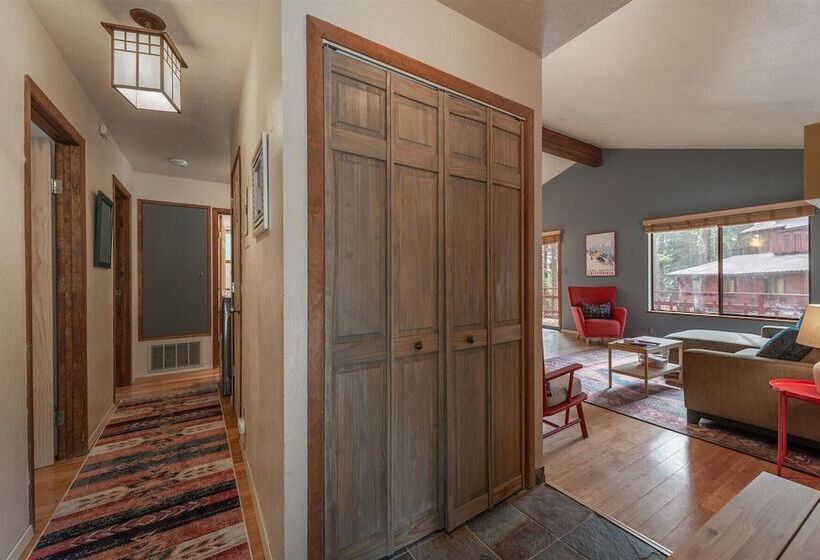 Cozy Pet Friendly Cabin In Lake Tahoe By Sierra Getaways