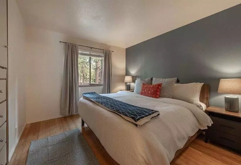 Cozy Pet Friendly Cabin In Lake Tahoe By Sierra Getaways