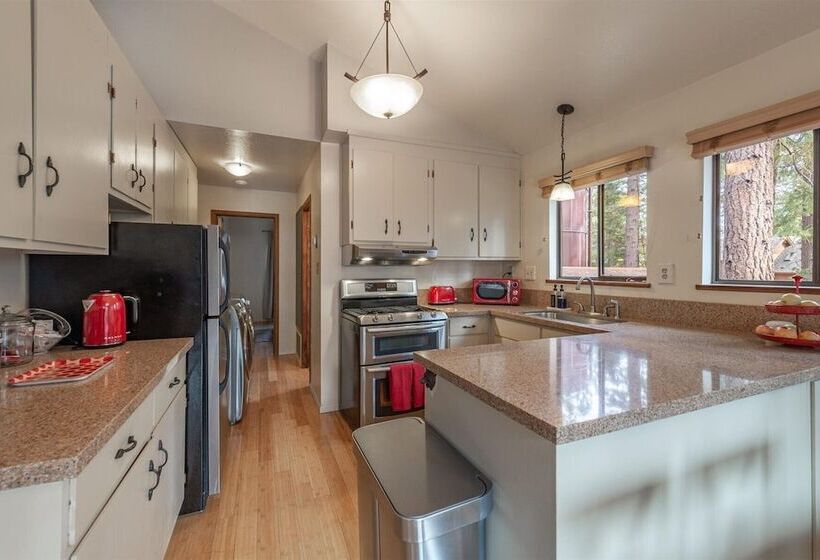 Cozy Pet Friendly Cabin In Lake Tahoe By Sierra Getaways