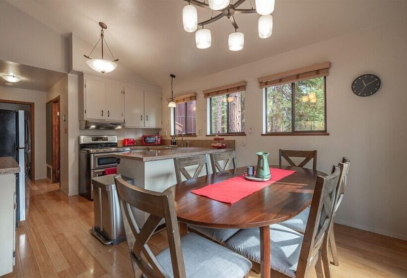 Cozy Pet Friendly Cabin In Lake Tahoe By Sierra Getaways