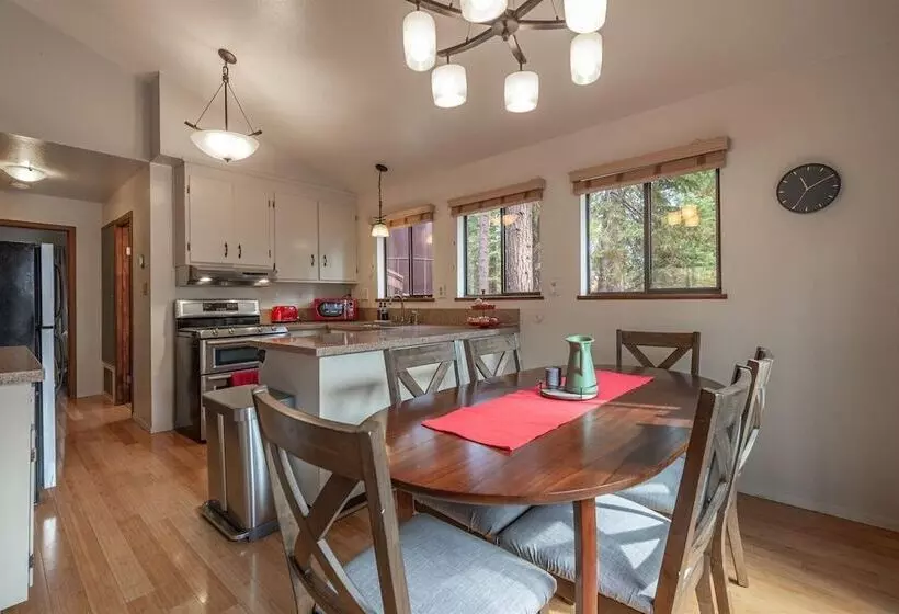 Cozy Pet Friendly Cabin In Lake Tahoe By Sierra Getaways