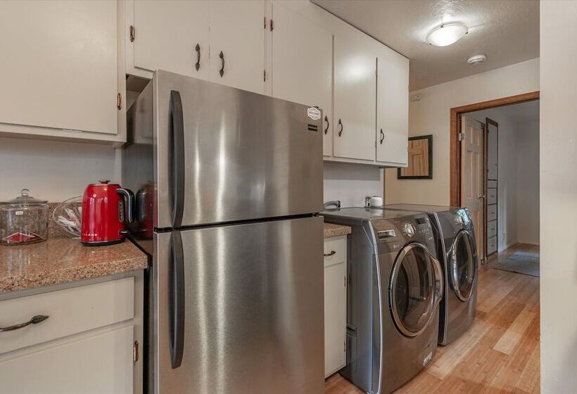 Cozy Pet Friendly Cabin In Lake Tahoe By Sierra Getaways