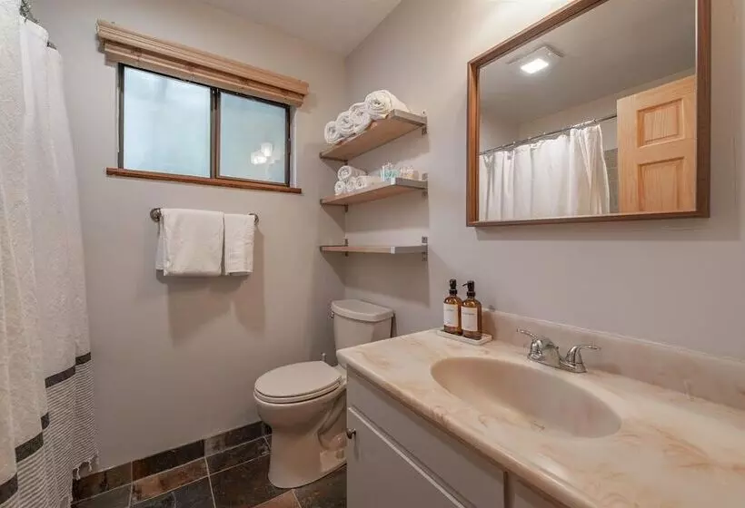 Cozy Pet Friendly Cabin In Lake Tahoe By Sierra Getaways