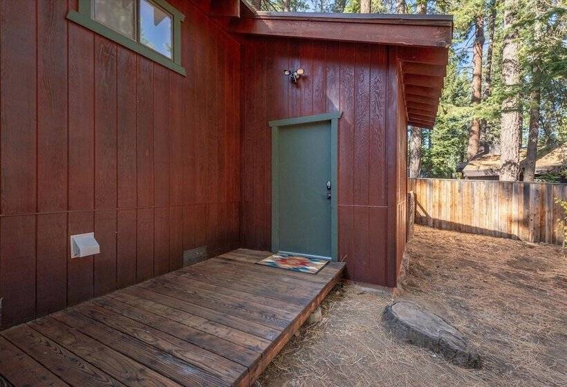 Cozy Pet Friendly Cabin In Lake Tahoe By Sierra Getaways