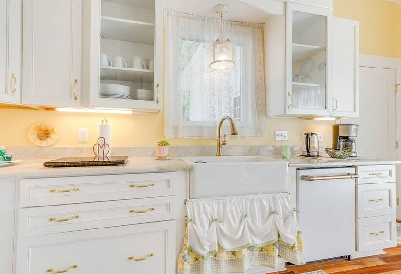 Fairhope Cottage: 2 Mi To Town & Pier!