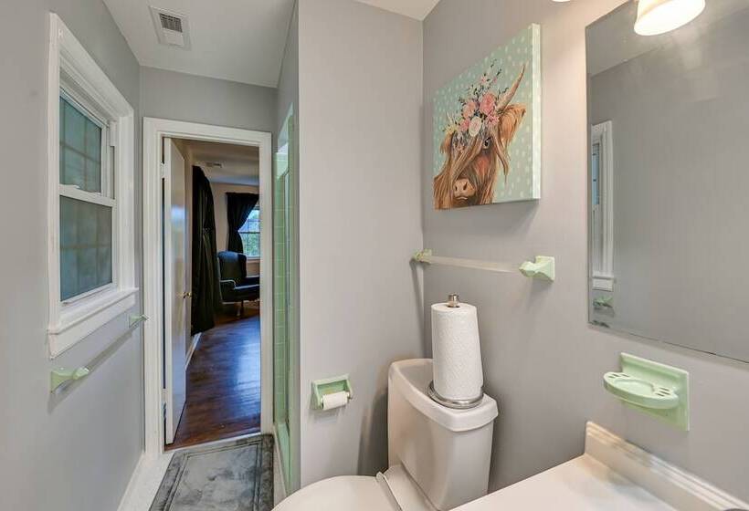 Family Friendly Versailles House: 12 Mi To Uk!