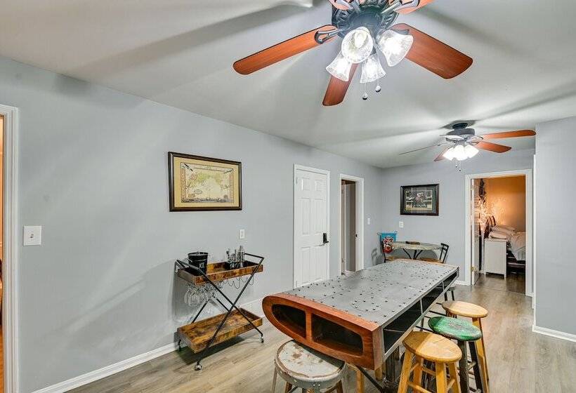 Family Friendly Versailles House: 12 Mi To Uk!