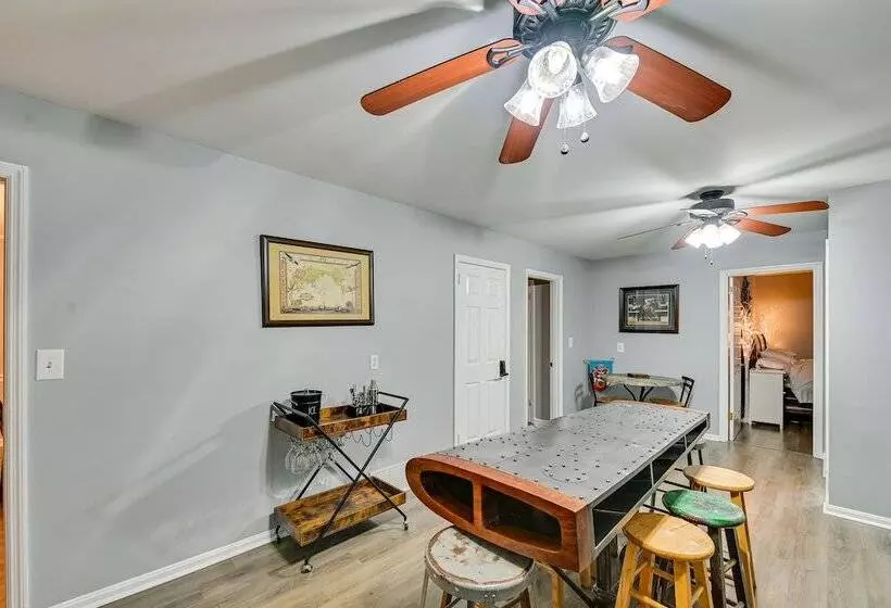 Family Friendly Versailles House: 12 Mi To Uk!