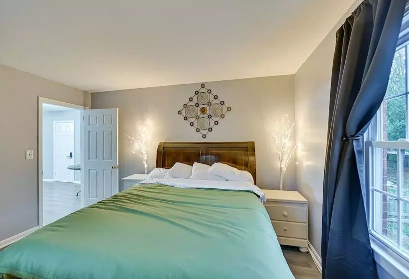 Family Friendly Versailles House: 12 Mi To Uk!