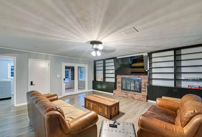 Family Friendly Versailles House: 12 Mi To Uk!