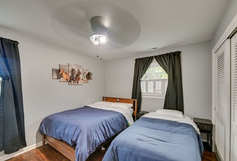 Family Friendly Versailles House: 12 Mi To Uk!