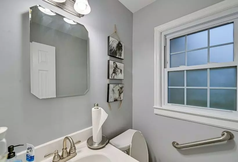 Family Friendly Versailles House: 12 Mi To Uk!