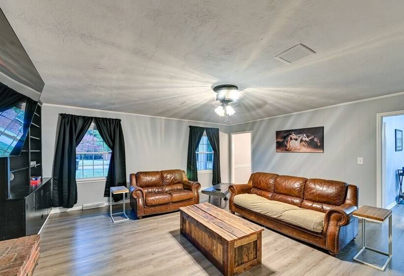 Family Friendly Versailles House: 12 Mi To Uk!