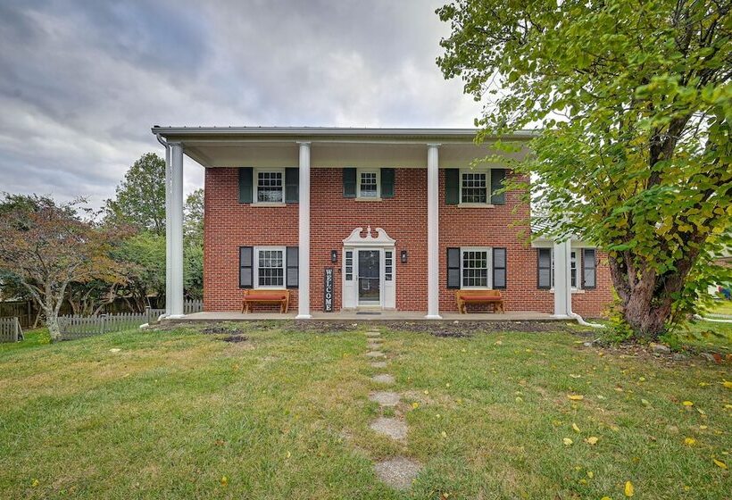 Family Friendly Versailles House: 12 Mi To Uk!