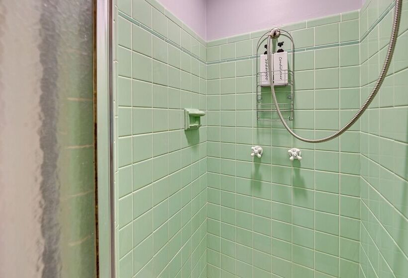 Family Friendly Versailles House: 12 Mi To Uk!