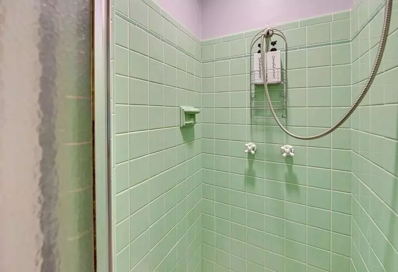Family Friendly Versailles House: 12 Mi To Uk!
