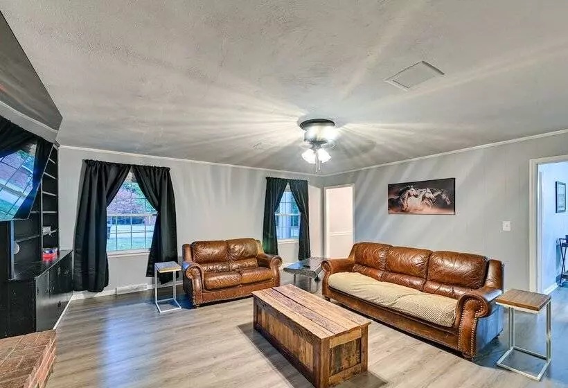 Family Friendly Versailles House: 12 Mi To Uk!