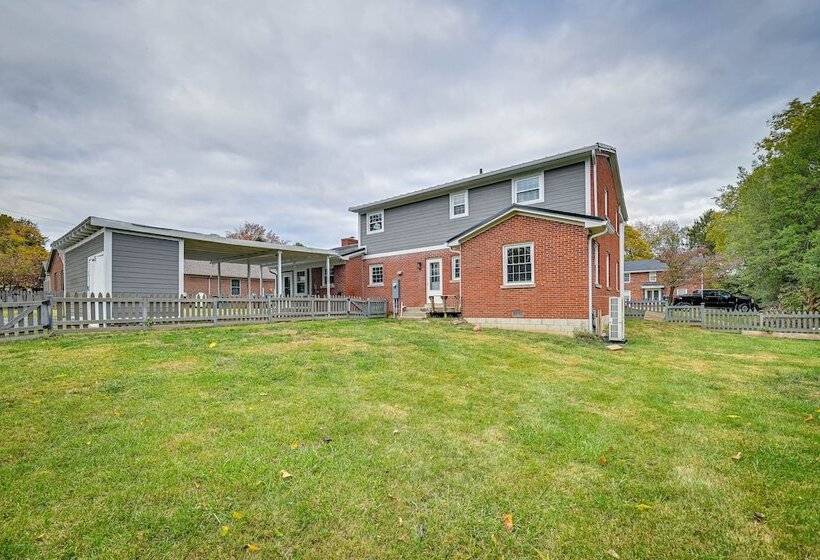 Family Friendly Versailles House: 12 Mi To Uk!