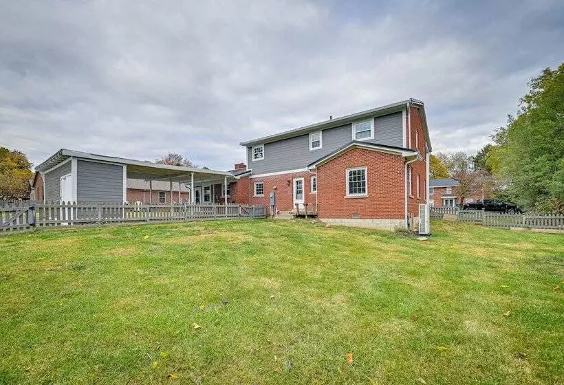 Family Friendly Versailles House: 12 Mi To Uk!
