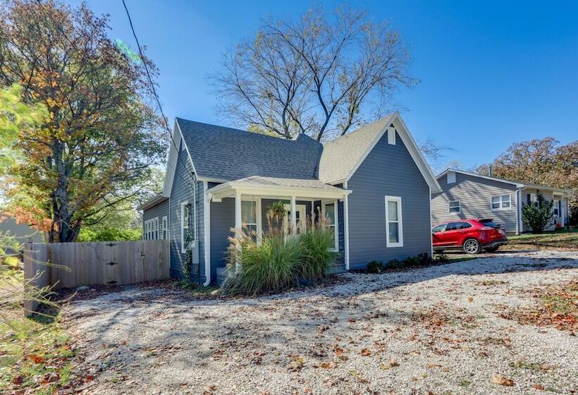 Fayetteville Home: 1 Mi To University Of Arkansas!